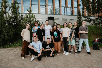 IU dance class group